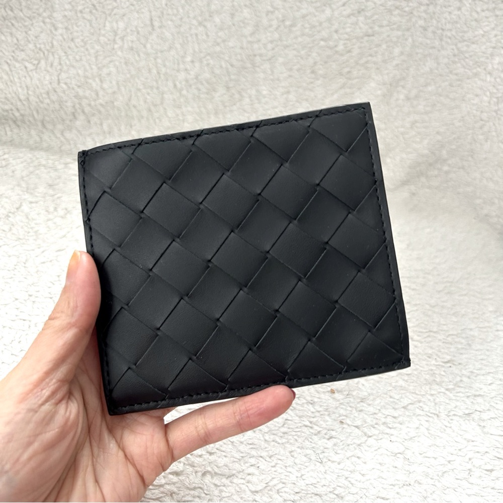NWT Authentic Bottega Veneta Intriciato Leather L-Zip Thin Wallet Black